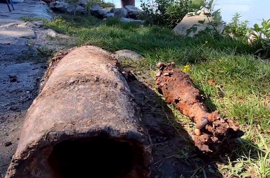 Tűzoltó búvárok találtak gránátokat a Dunában, tűzszerészek semmisítették meg az eszközöket