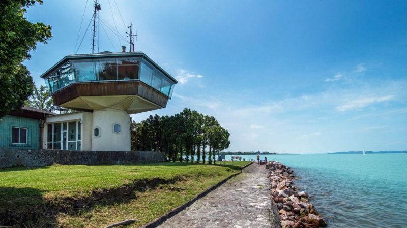 A Jobbik sürgősen közbelépne a siófoki obszervatórium mellé tervezett apartmanház ügyében
