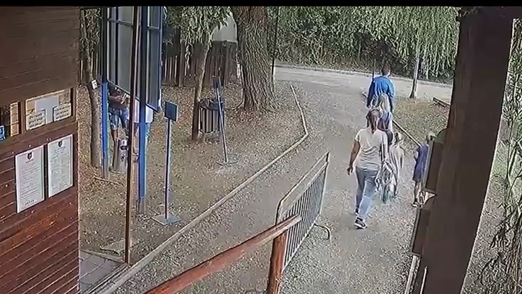 Videó: így vitték el a debreceni anyuka gyerekeit, ami a rendőrség szerint nem emberrablás