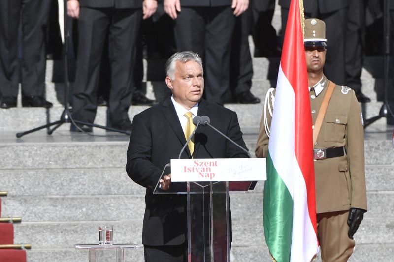 Orbán a "családok szivárványosítása" és a migráció ellen is szólt ünnepi beszédében