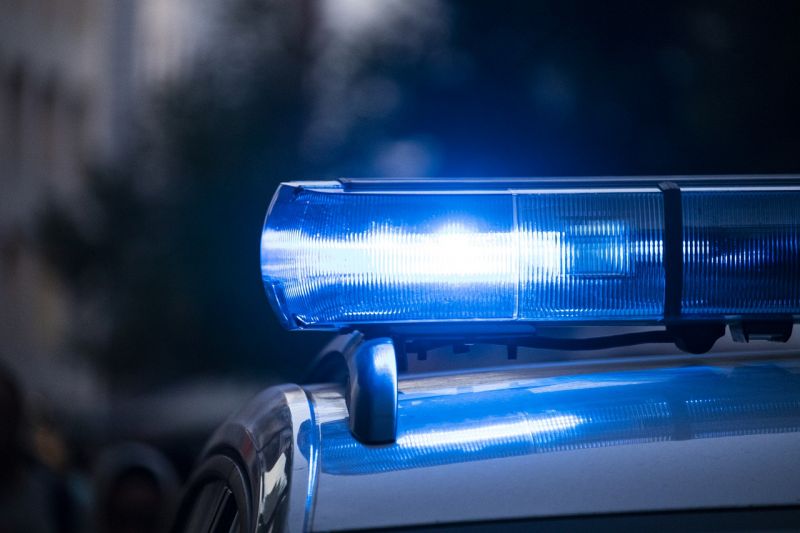 Rendőrök élesztették újra a tetőről lezuhant férfit Pilisvörösváron