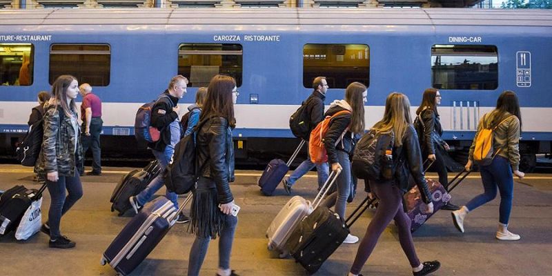 Kisiklott vonat: egy hét után helyreállt a forgalom a Budapest-Dombóvár-Pécs vonalon