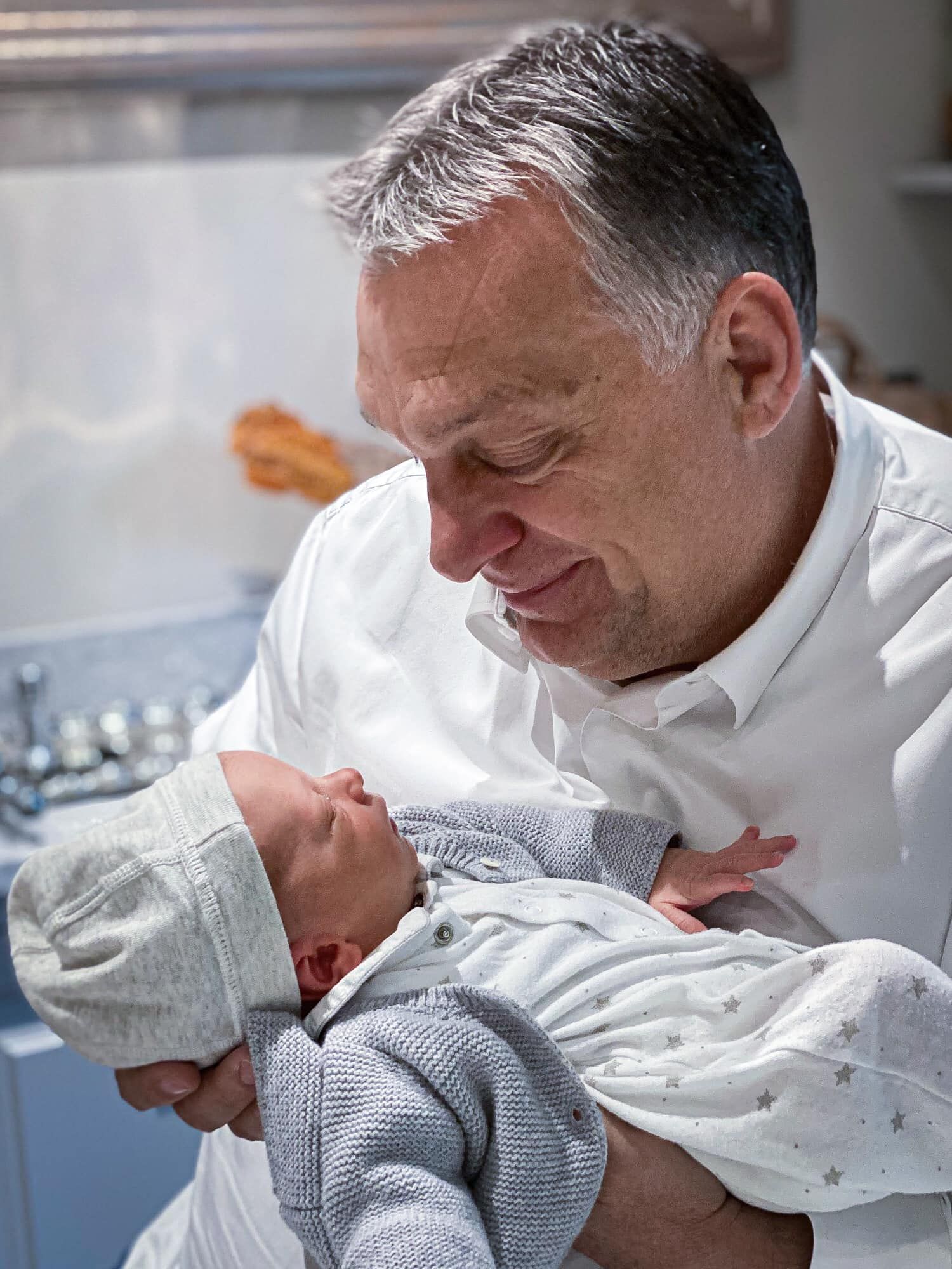 Újabb unokája született Orbán Viktornak – fotó