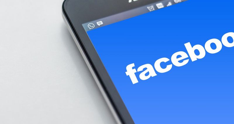 A Facebook betiltja a holokauszttagadást