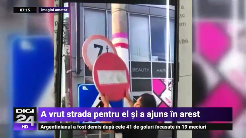 „Mától itt én vagyok a főnök” – mondta, majd kitett egy behajtani tilos táblát egy román fiatal