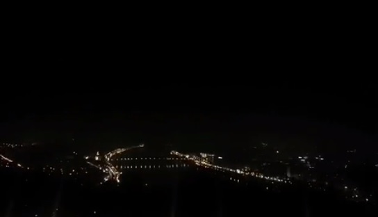 Videón a pillanat, amikor egész Budapest elsötétült Orbán döntése miatt