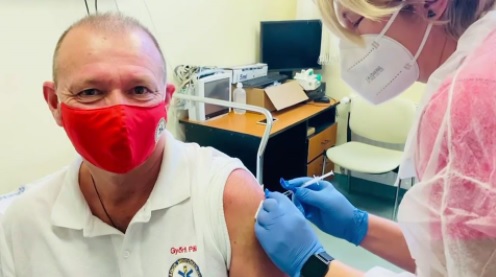 Győrfi Pál meghatódott: megkapta a koronavírus elleni védőoltást