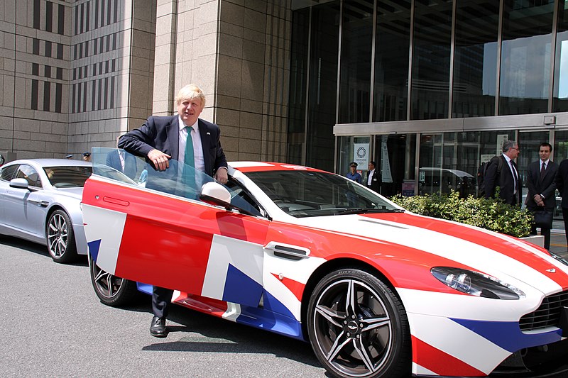 Boris Johnson július végére a teljes brit felnőtt lakosságot beoltatná