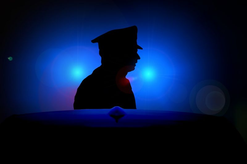 Bűnösnek találták a gyerekeket molesztáló nyugdíjas rendőrt