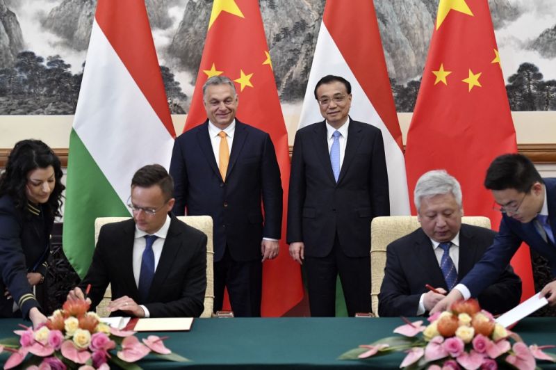 444.hu: Orbán rengeteg pénz reményében kitárta a keleti kaput, és azonnal betódult a kínai titkosszolgálat