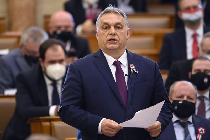 Orbán inasoknak nevezte a rezidenseket, beleszállt az ellenzék 