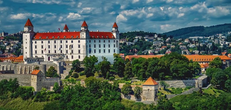 Szerdától szigorítanak Szlovákiában a koronavírus-járvány terjedése miatt