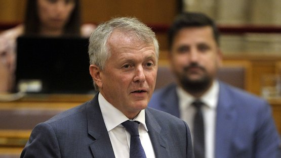 Most már akkumulátoriparért felelős miniszteri biztosa is van Magyarországnak