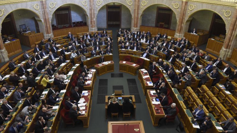 A Fidesz nem vesz rész a rendkívüli ülésen: nem asszisztál a baloldal oltásellenes kampányához