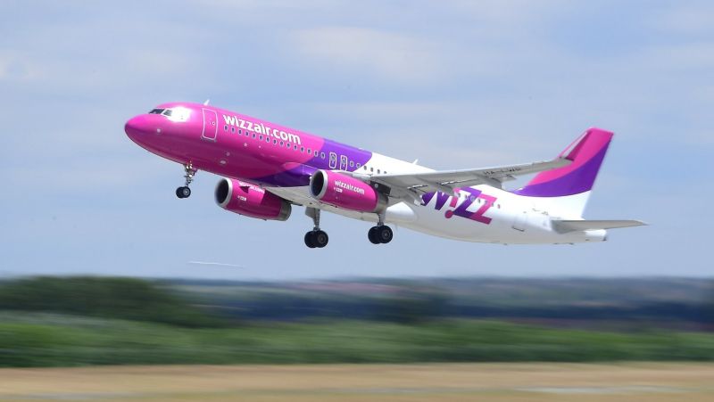 Furcsa indokkal hagyta Londonban magyar utasok tucatjait a Wizz Air