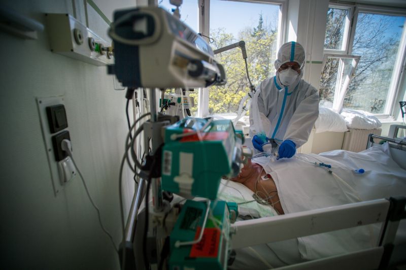 Lélegeztetőgép-biznisz: 2 milliárd forint állami pénzt sepertek be, feljelentették Matolcsyék