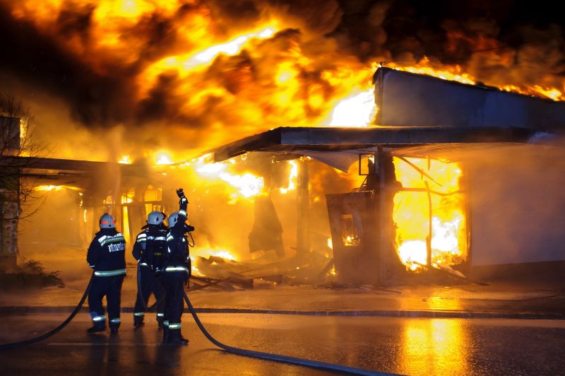 Több 100 millió forintos kárt okozott a Sparnak a szentendrei tűz