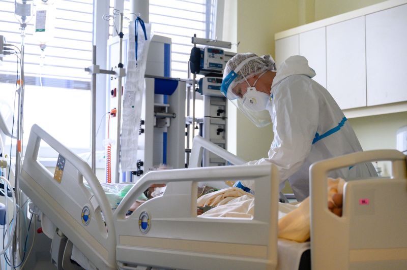 161 beteg halt meg koronavírusban az oltási káosz napján