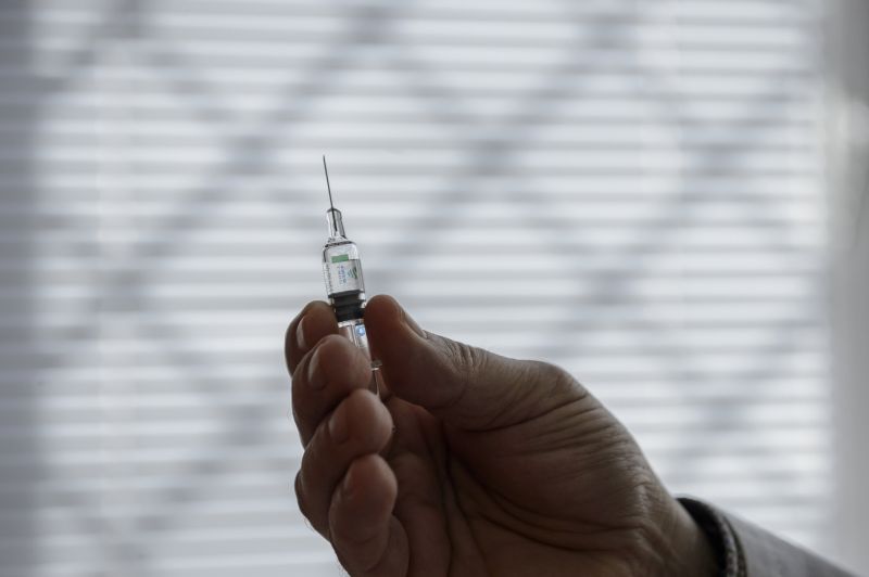 Feljelentést tettek a kínai-magyar vakcinabiznisz miatt, mert homályos a közvetítő cég tulajdonosi háttere