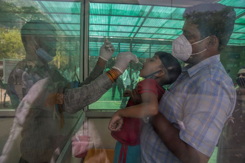Elszabadult a pokol Indiában, Újdelhiben minden negyedik percben meghal valaki koronavírusban – Ezt lépi meg most az EU