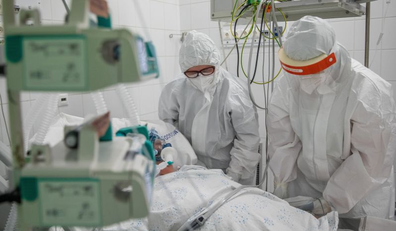 Székesfehérvári kórházigazgató: a fél országot elviheti egy negyedik hullám