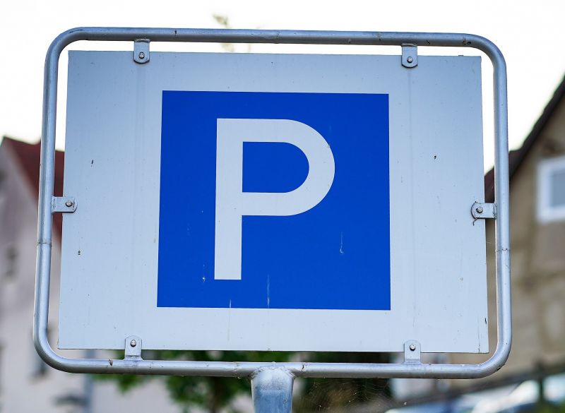Berobbant a magyar internetbe a negyed órás szenvedve parkolás – Videó!