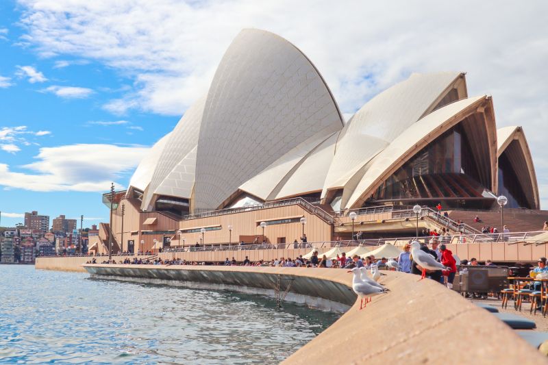 Alig oltanak, mégis nyithatnak: Ausztrália és Új-Zéland között már szabadon lehet utazni