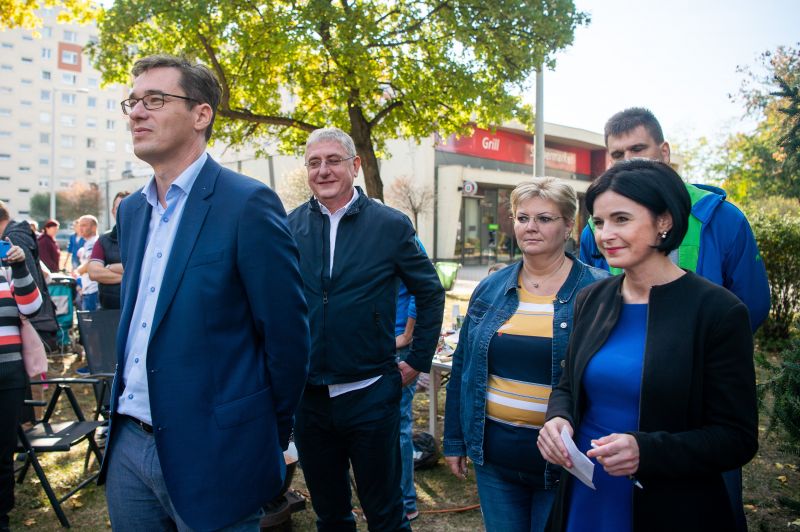 Csak egy hajszállal vezet az ellenzék a Fidesz előtt – állítja a Závecz