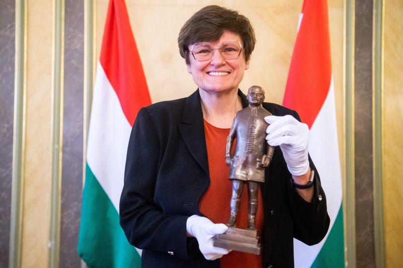 Semmelweis Ignác-díjjal tüntették ki Karikó Katalint