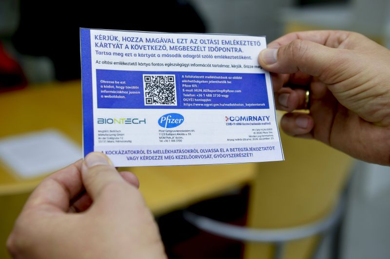 A múlt héten tízszer annyi magyar kért Pfizert, mint kínai vakcinát