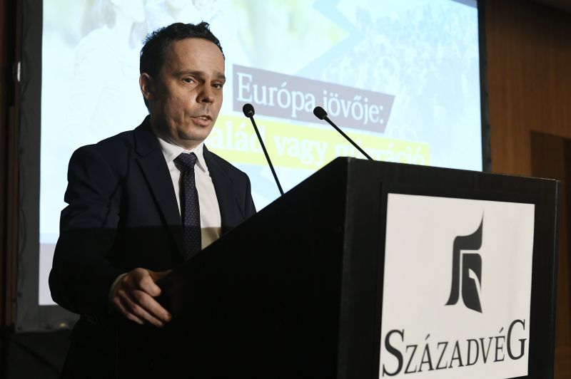Orbán főideológusa: 2022-ben az lesz a tét, hogy folytatja-e a Fidesz