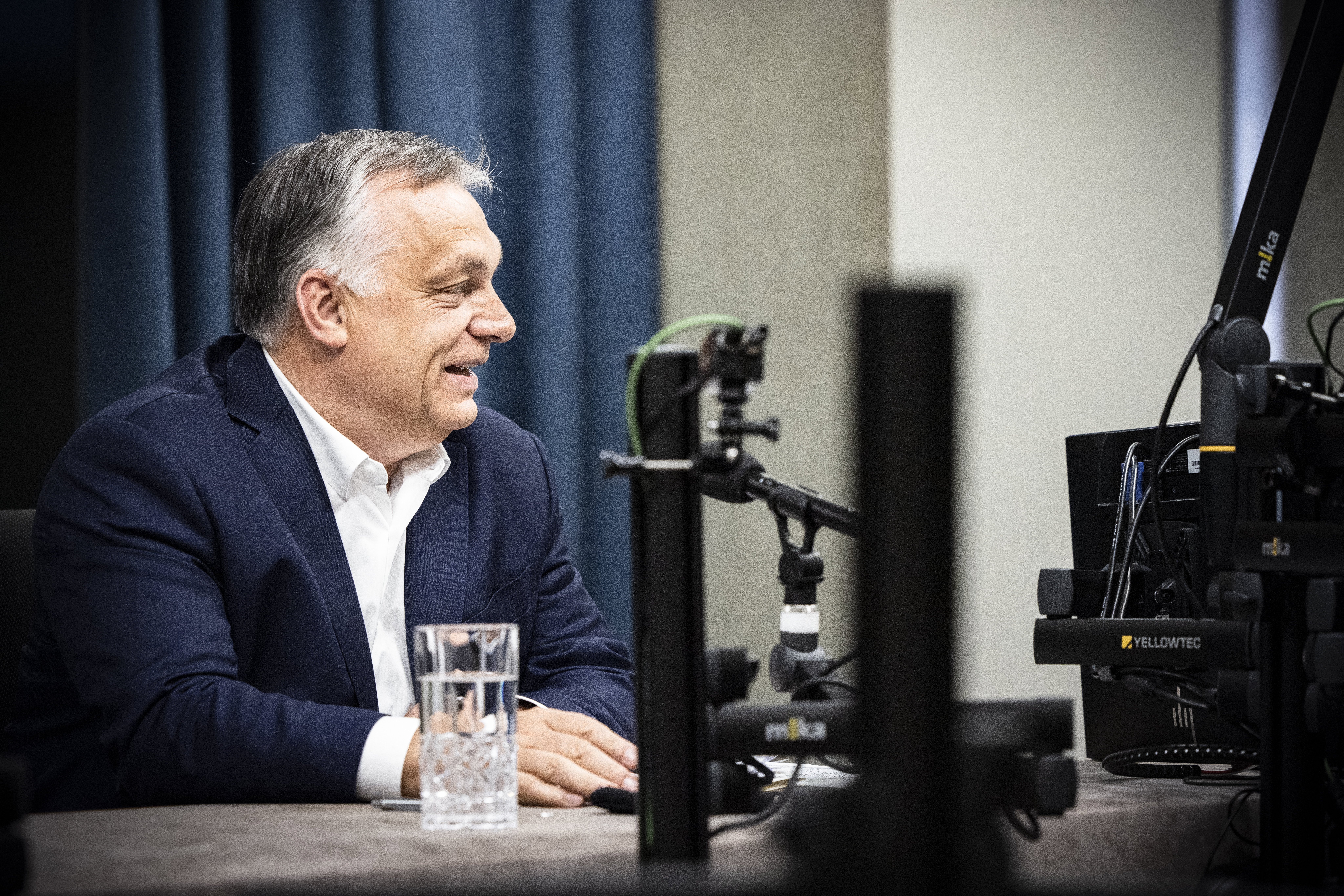 Orbán Viktor beírást és igazgatóit is kapott, de nem büszke rá – egy 8 éves kislány kérdezte a kormányfőt