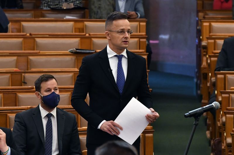 Szijjártó: "Senkinek nincsen joga kívülről beavatkozni a magyar adópolitikába" 