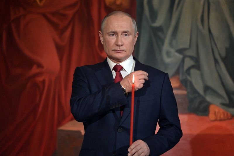 Putyin: Mindenki bele akar harapni Oroszországba, de aki így tesz, annak kiüti a fogát