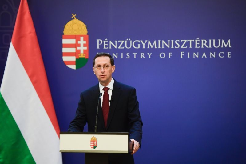 Kiderült, hogy csak a Fideszes közalapítványoknak jár az adócsökkentés, magányszemélynek nem