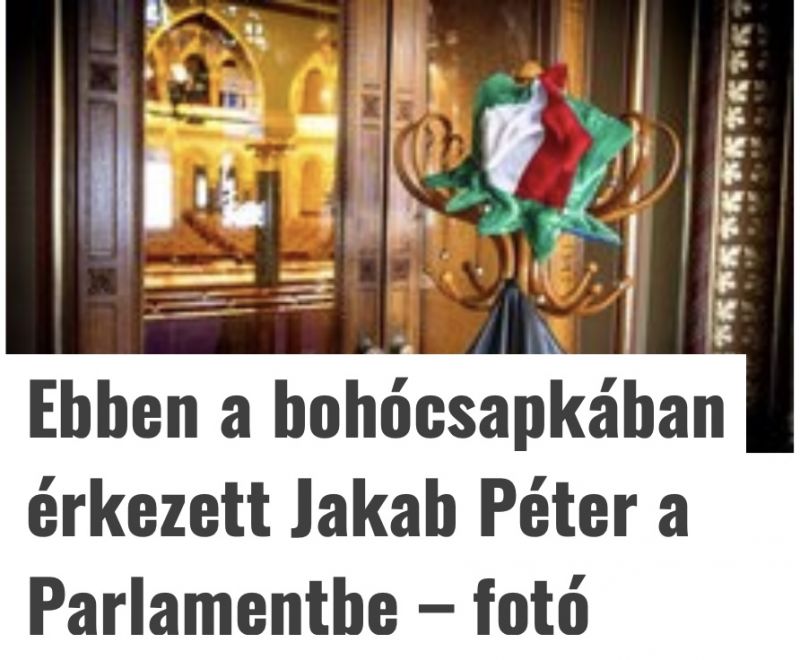 Keményen beleállt a Bors.hu Jakab Péterbe – "Gyurcsány Ferenc utasítására játssza a bohócot, de ezek szerint ruhatárában is azonosul a ráosztott szereppel"