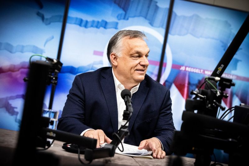 Nyelvcsapások: senki nem köszöntötte fel olyan meghatóan ma Orbán Viktort, mint egy hajdú-bihari képviselő
