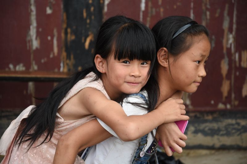 Fogy a kínai: Kínában újra engedélyezik a három gyerek vállalását családonként