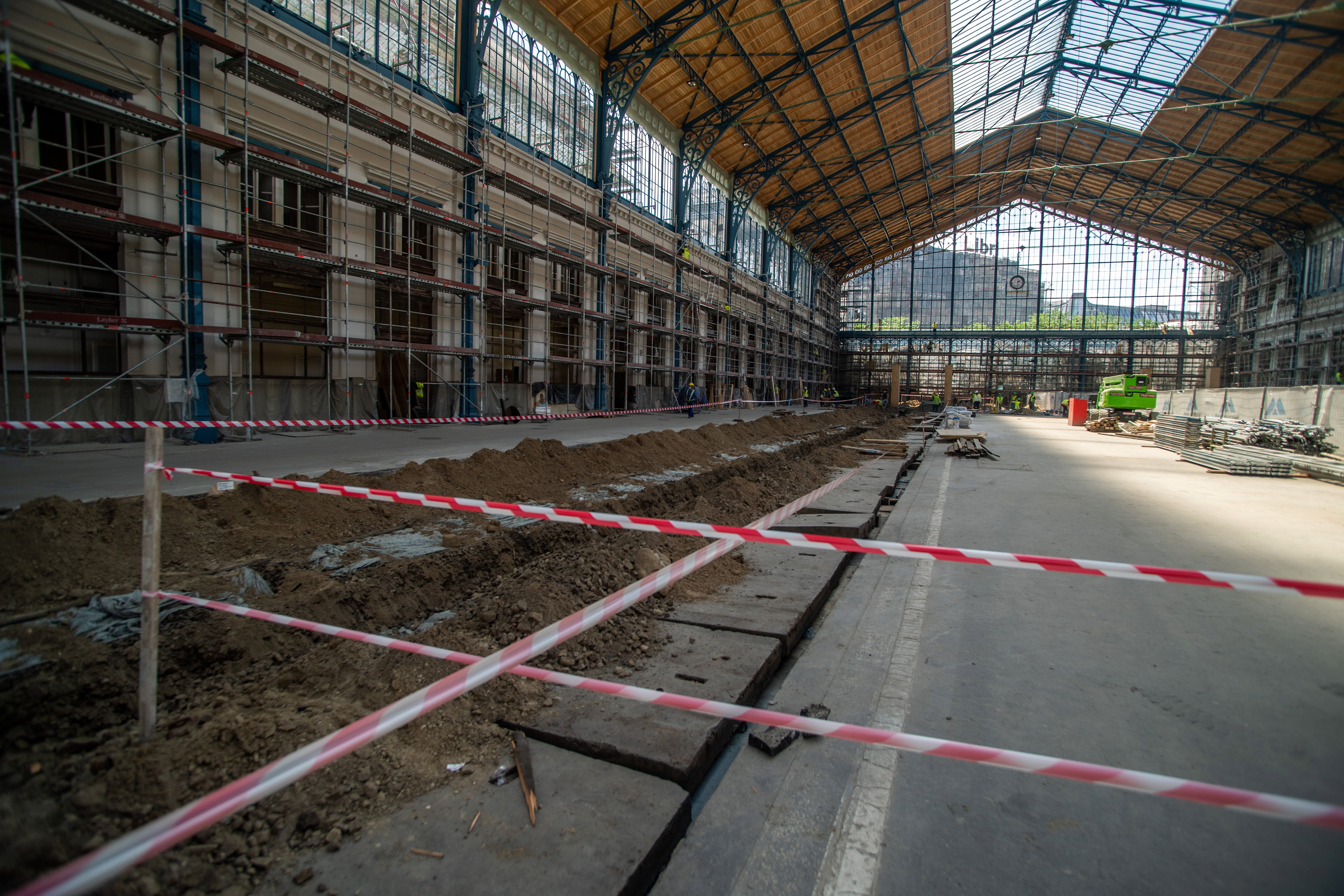 Mától egy hónapra lezárják a Nyugati pályaudvart – a BKK is elfogadja a vasúti bérleteket