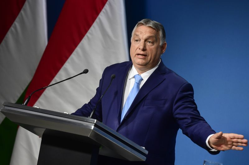 Ujhelyi István: “nehéz lehet gerincroppanás nélkül asszisztálni Orbánék ámokfutásához a tisztességes Fideszeseknek” – szerinte sokuknak lesz megváltás Orbán bukása