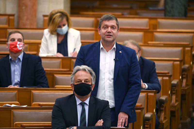 MSZP-elnök: Ha Molnár és Szakács a pártban marad, az veszélyeztette volna a kormányváltást 