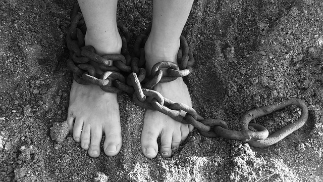 Elévülhetetlen lesz Romániában a szexuális erőszak, gyermekkereskedelem és kényszervallatás