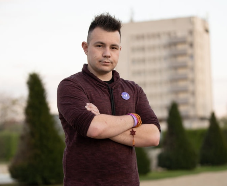 Leköpték a Momentum képviselőjét Debrecenben – reagált a polgármester
