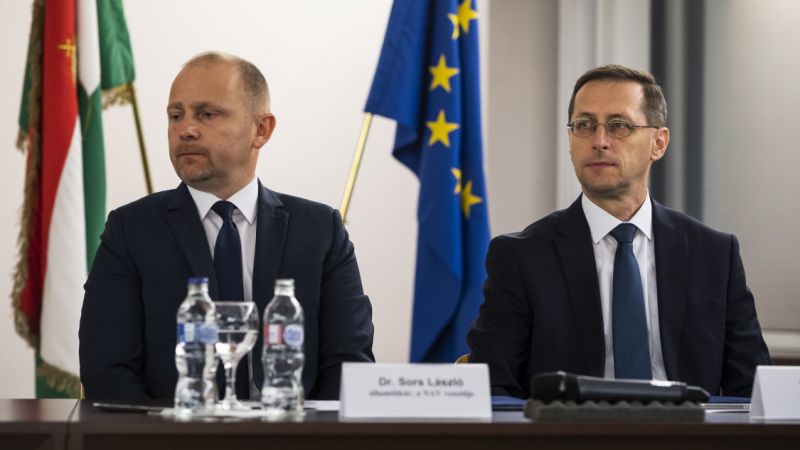 Orbán Viktor felmentett egy államtitkárt