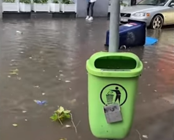 Víz alatt Budapest, kéthavi csapadék is lehullhat estig – videók
