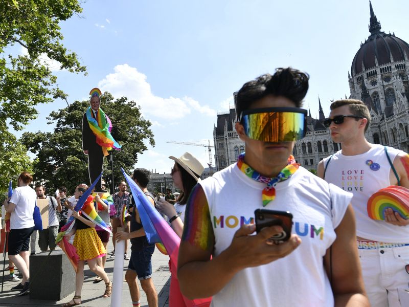 A Publicus szerint a magyarok közel harmada hiszi, hogy a fogyasztott tartalmaktól válhat valaki homoszexuálissá
