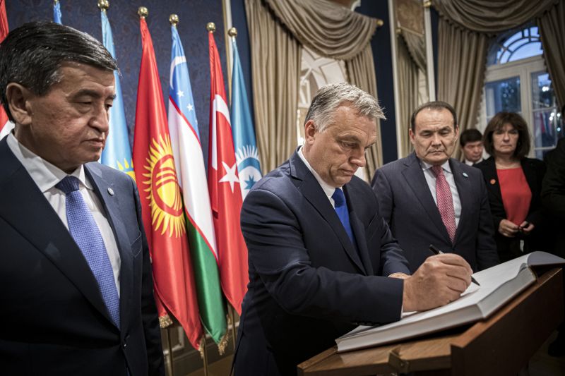 Ennyibe kerülnek a magyar adófizetőknek Orbán türk szövetségesei a budai Ybl-villában
