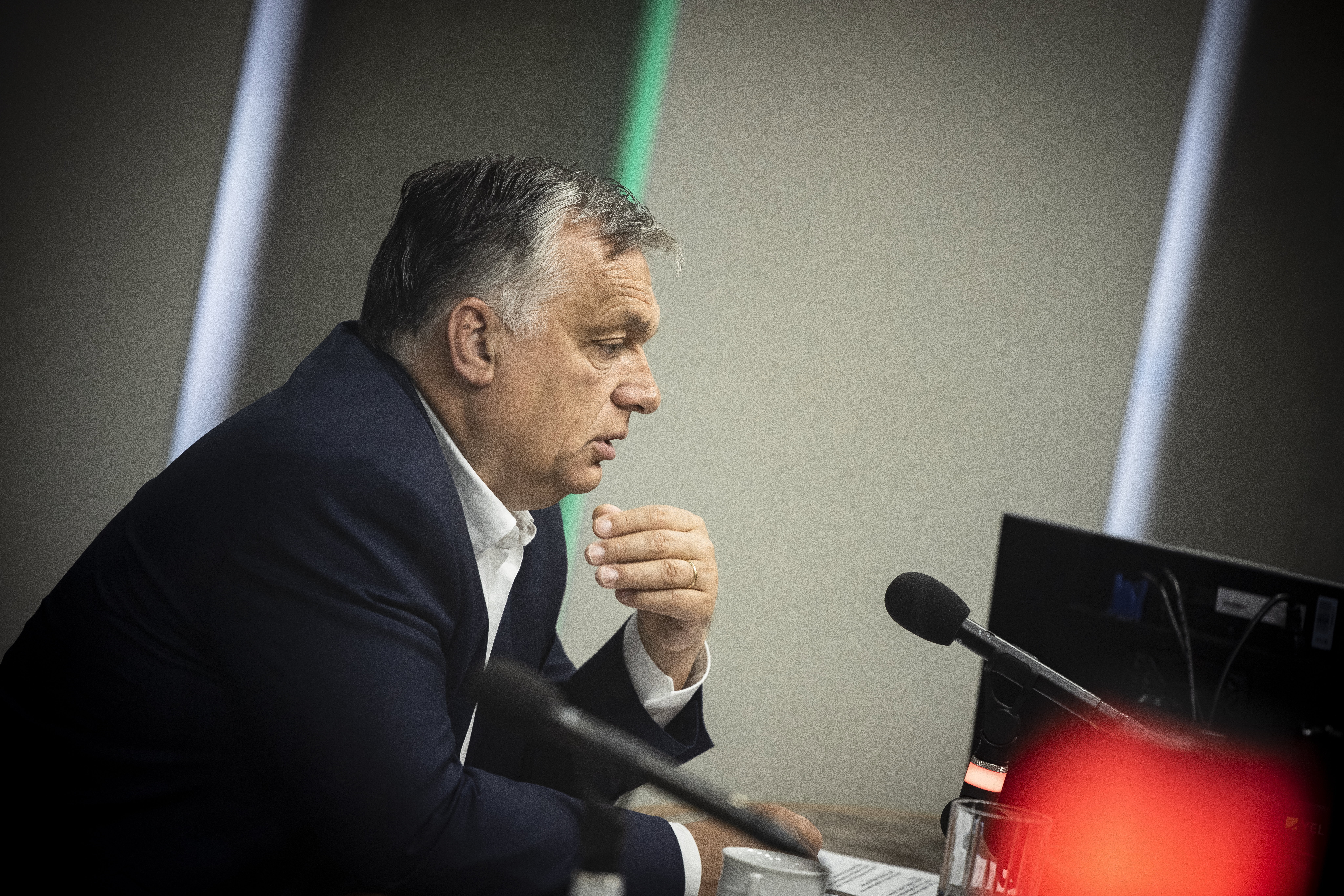 Orbán: "A cserkész, ahol tud, segít." – segítőkészségéről posztolt fotót, a politikus keményen beleállt