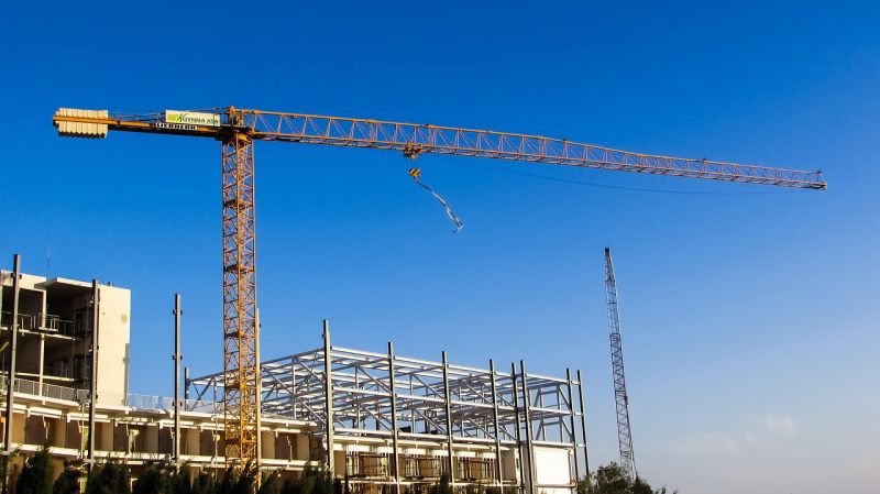 A több mint kétezer építőipari ellenőrzés negyedénél talált jogsértést a NAV