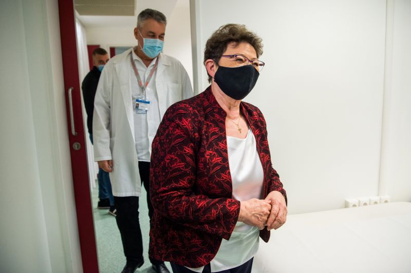 Müller Cecília: a beoltottak mindössze 0,2 százaléka fertőződött újra